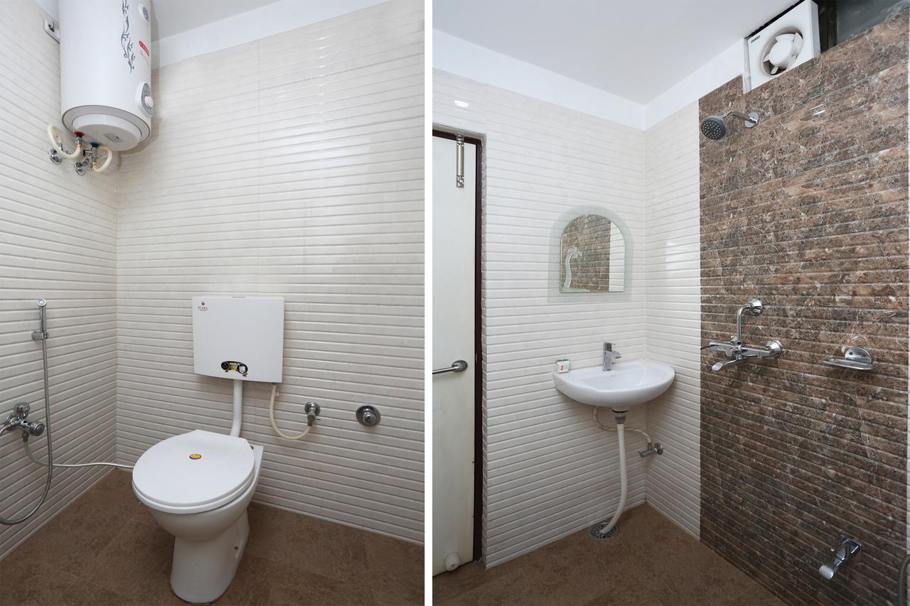 Oyo 10338 Hotel Aadesh Palace Варанаси Екстериор снимка