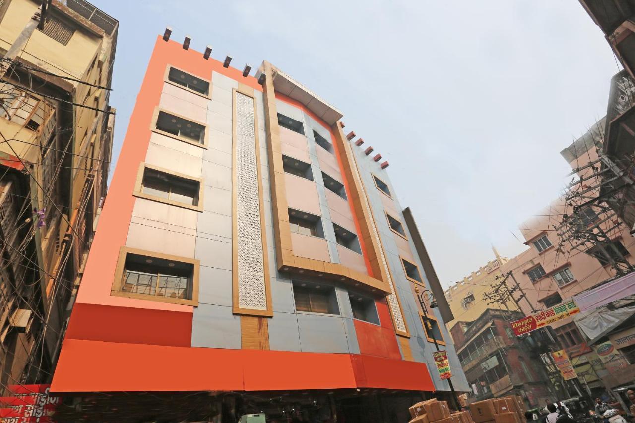 Oyo 10338 Hotel Aadesh Palace Варанаси Екстериор снимка