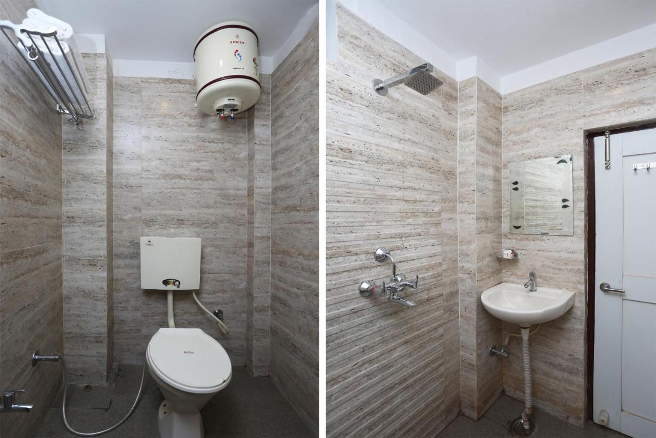 Oyo 10338 Hotel Aadesh Palace Варанаси Екстериор снимка