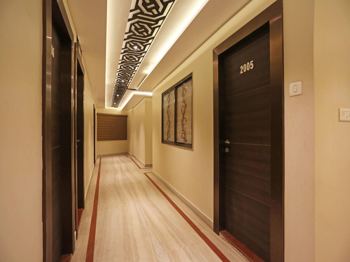 Oyo 10338 Hotel Aadesh Palace Варанаси Екстериор снимка