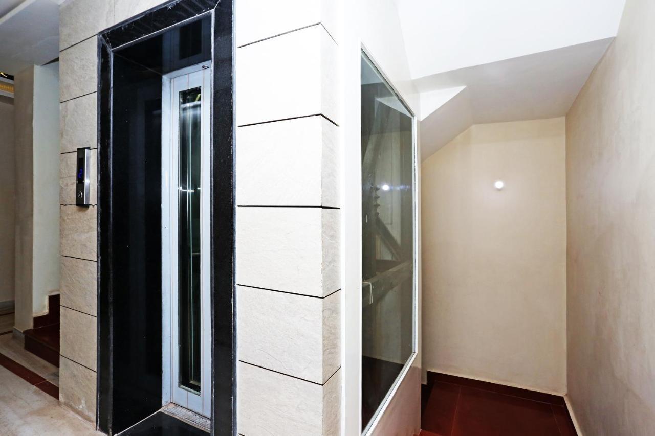 Oyo 10338 Hotel Aadesh Palace Варанаси Екстериор снимка