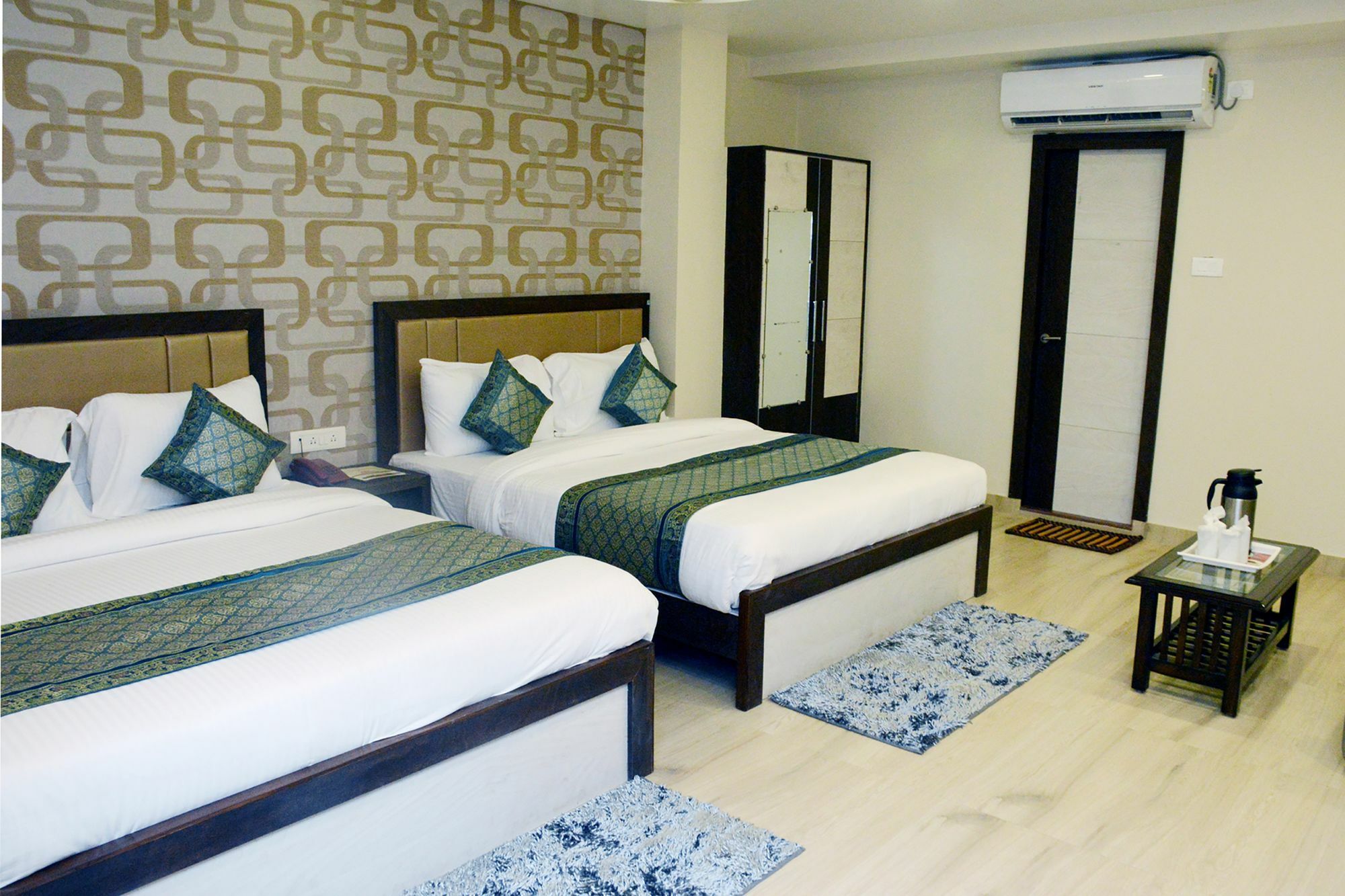 Oyo 10338 Hotel Aadesh Palace Варанаси Екстериор снимка